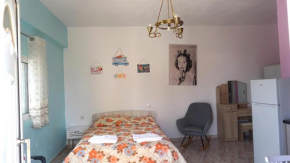 Summer scoop boutique studio